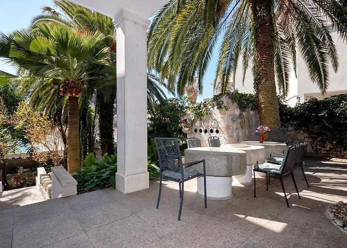 Domus Marini フヴァル