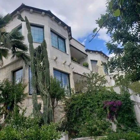 Domus Marini Apartment *